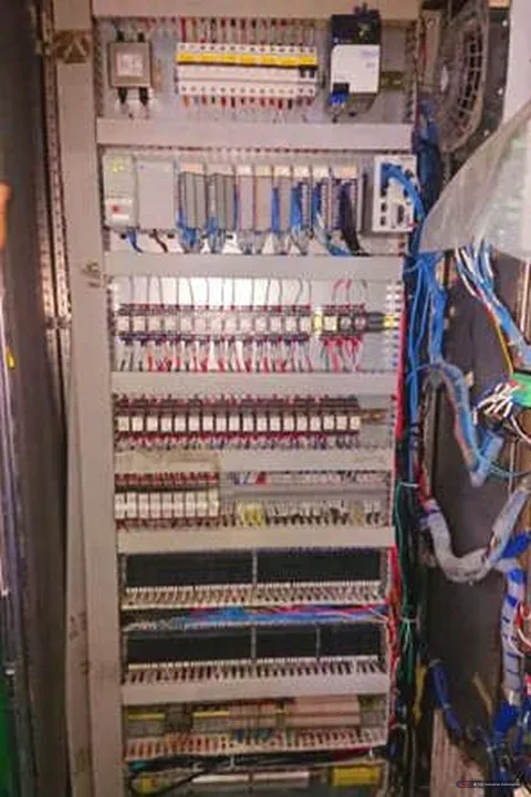 Control cabinet of the coffee extractor line